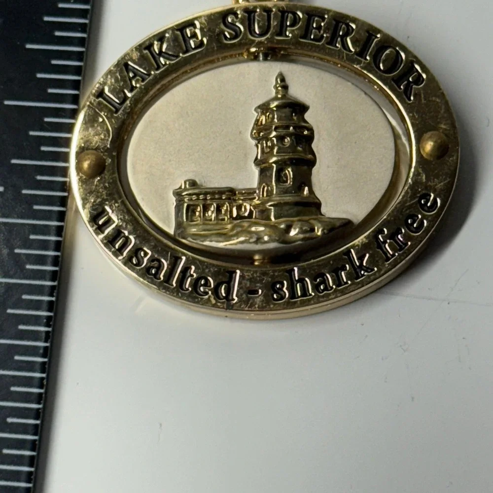 Lake‎ Superior Keychain Lighthouse Unsalted Shark Free Souvenir Gift Gold Tone